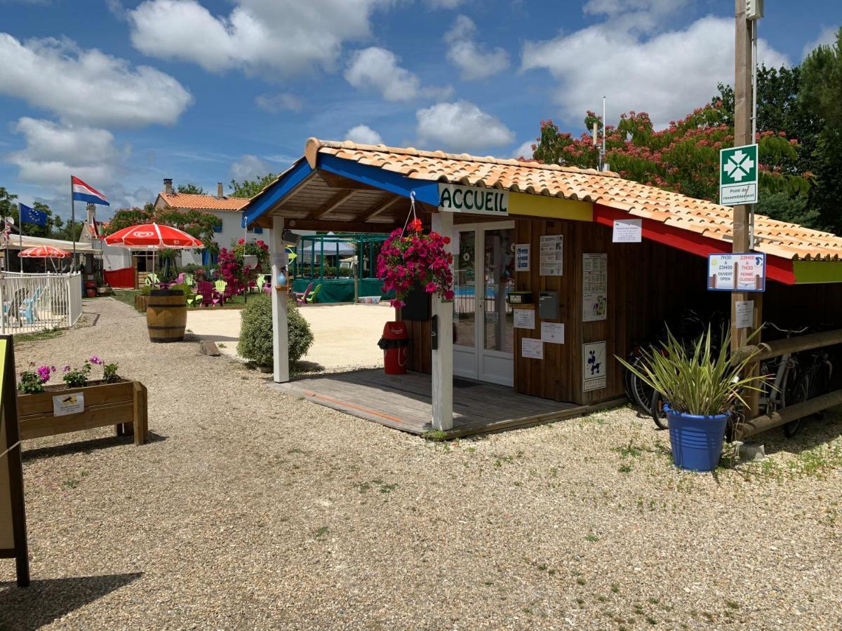 Camping La Chesnays Hotel Vendays-Montalivet Exterior photo
